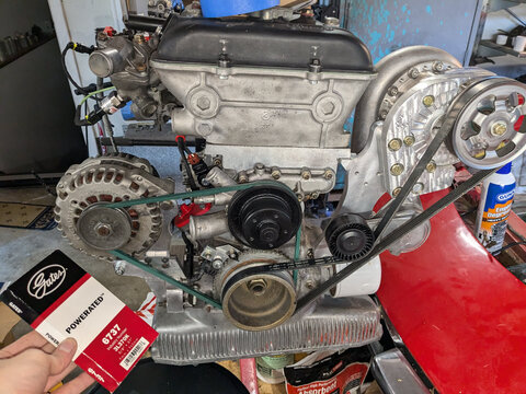 Supercharger and alternator belts on the TwinSpark pulley